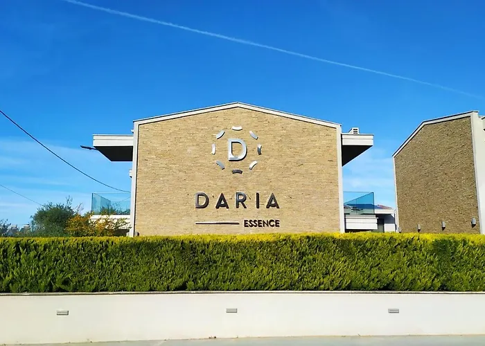 Daria Essence