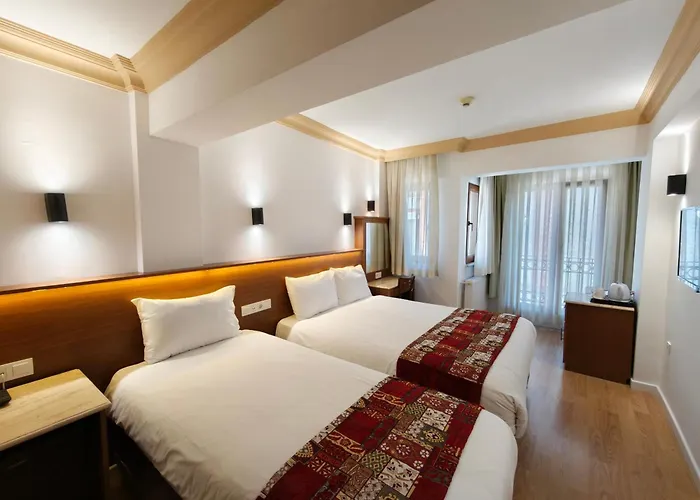 Grand Peninsula Hotel