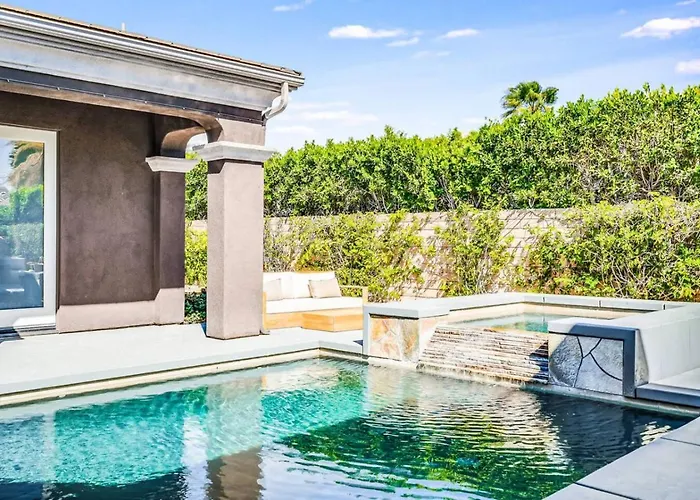 Getaway To Relaxation With Private Pool And Spa