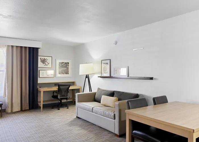 Greentree Inn & Suites Phoenix Sky Harbor