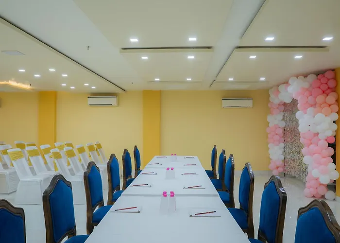 Raas Mahal-Hotel In Jaipur Near Tourist Places
