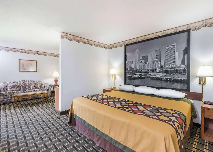 Super 8 By Wyndham Coshocton Roscoe Village