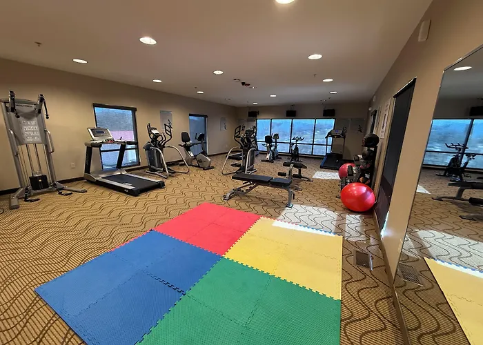 Giles Hotel Inn And Suites