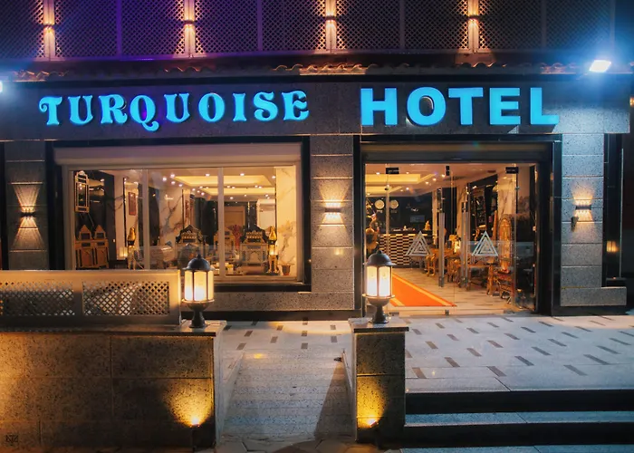 Turquoise Pyramids & Grand Egyptian Museum View Hotel Kafrat al Jabal