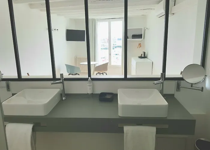 Hotel La Marine, Vieux Port La Rochelle 