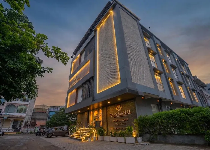 Raas Mahal-Hotel In Jaipur Near Tourist Places
