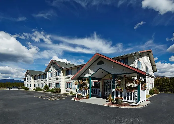 Leadville Beach hotels