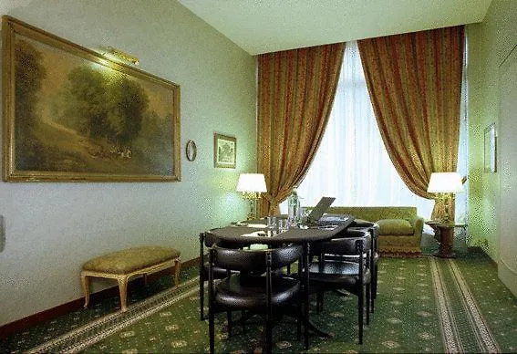 Hotel Commodore