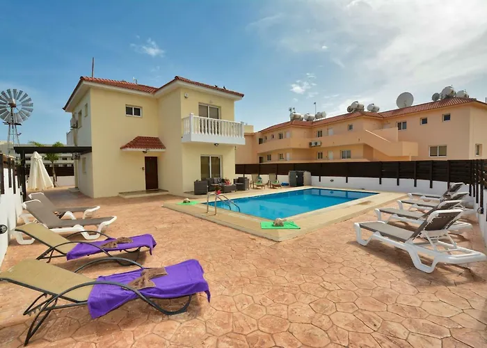Nissi Villa Crystal
